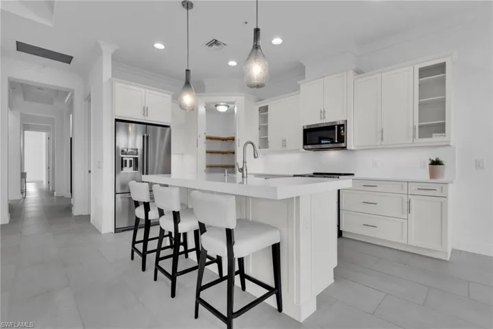 6585 Dominica Dr 201, Naples, Florida 34113