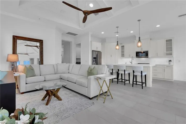 6585 Dominica Dr 201, Naples, Florida 34113