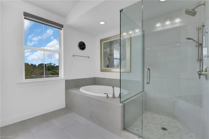6585 Dominica Dr 201, Naples, Florida 34113