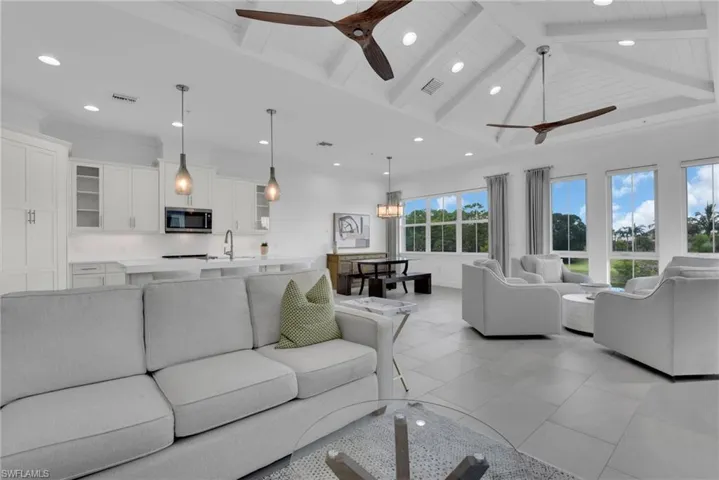 6585 Dominica Dr 201, Naples, Florida 34113