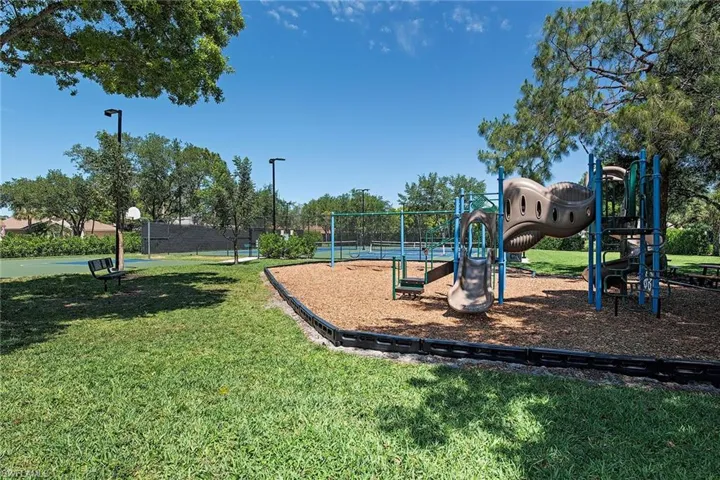 6811 Old Banyan Way, Naples, Florida 34109