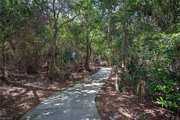 6811 Old Banyan Way, Naples, Florida 34109