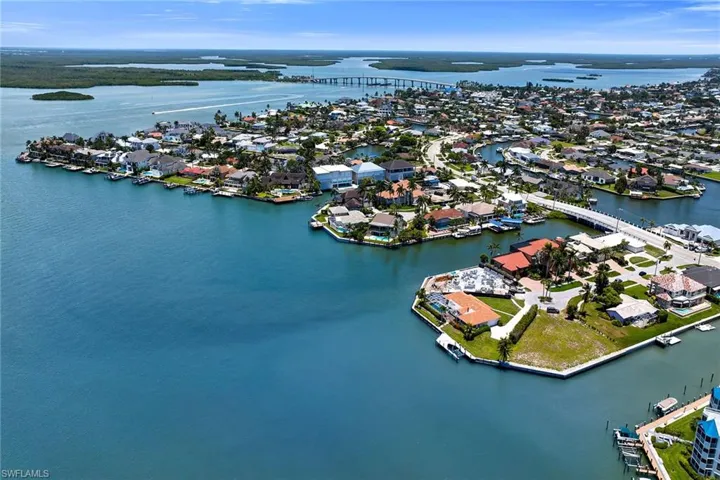 1221 Redwood Ct, Marco Island, Florida 34145
