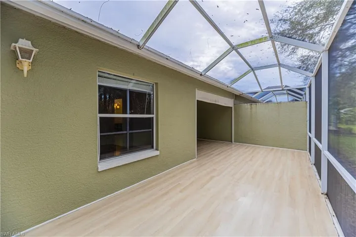 5636  Greenwood  CIR, Naples, FL 34112