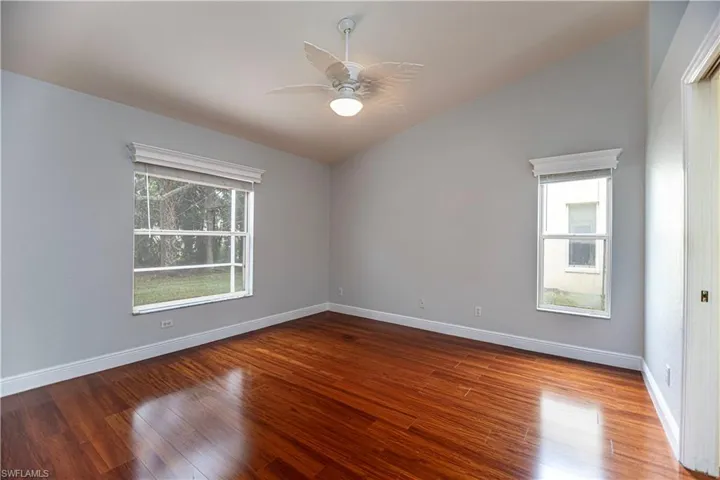 5636  Greenwood  CIR, Naples, FL 34112
