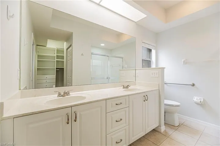 5636  Greenwood  CIR, Naples, FL 34112