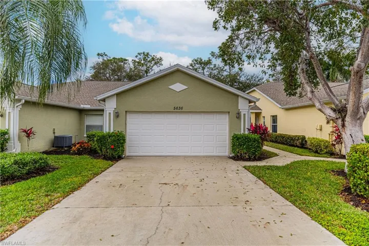 5636  Greenwood  CIR, Naples, FL 34112