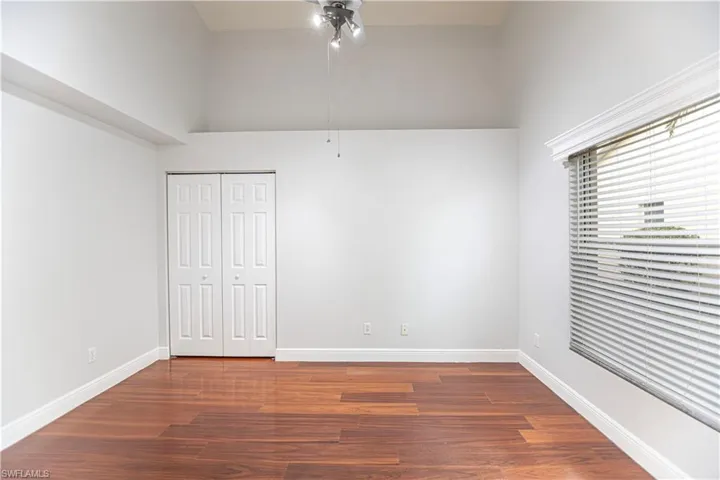 5636  Greenwood  CIR, Naples, FL 34112