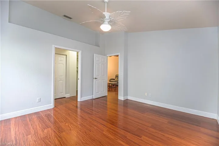 5636  Greenwood  CIR, Naples, FL 34112