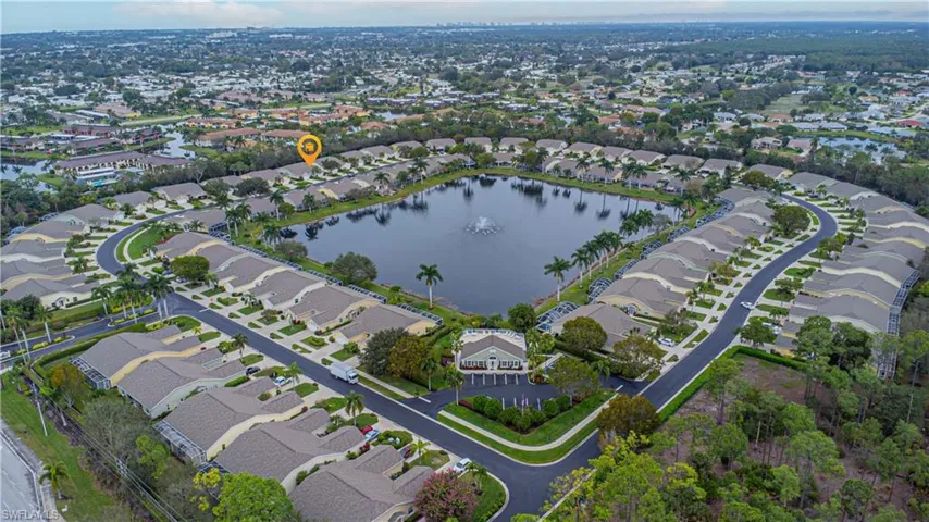 5636  Greenwood  CIR, Naples, FL 34112