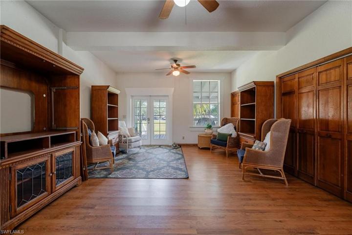 300  1st  ST, Moore Haven, FL 33471