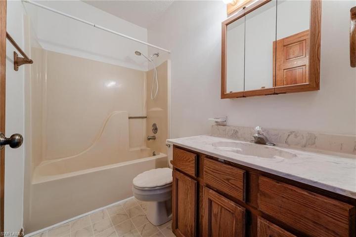 300  1st  ST, Moore Haven, FL 33471