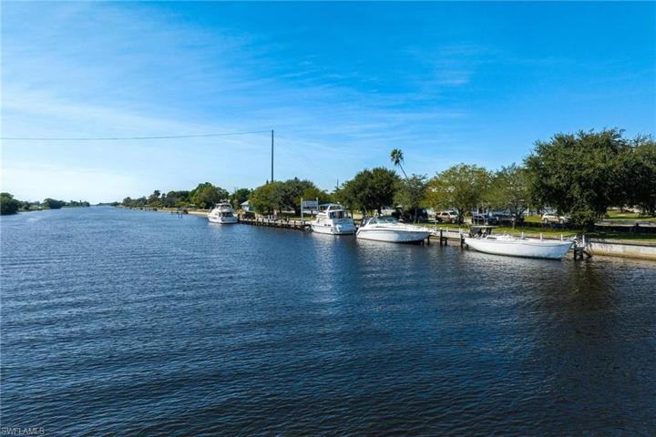 300  1st  ST, Moore Haven, FL 33471