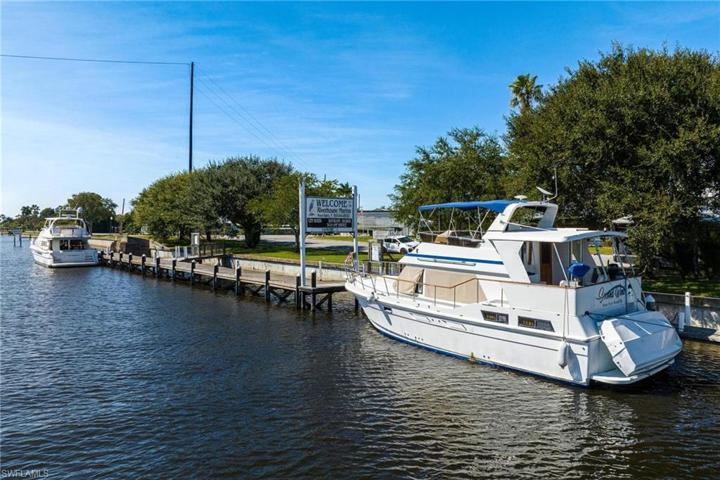 300  1st  ST, Moore Haven, FL 33471
