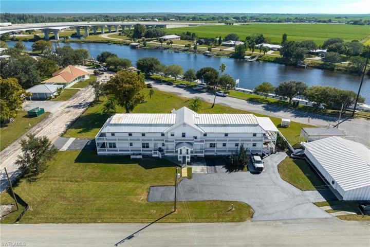 300  1st  ST, Moore Haven, FL 33471