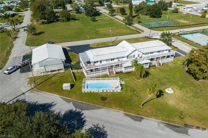 300  1st  ST, Moore Haven, FL 33471