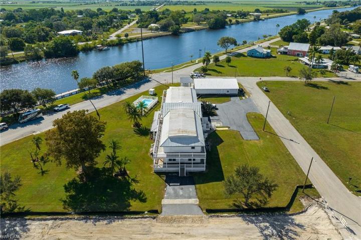 300  1st  ST, Moore Haven, FL 33471