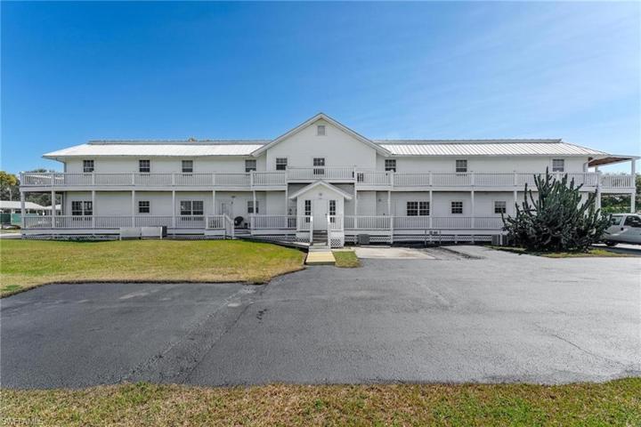300  1st  ST, Moore Haven, FL 33471