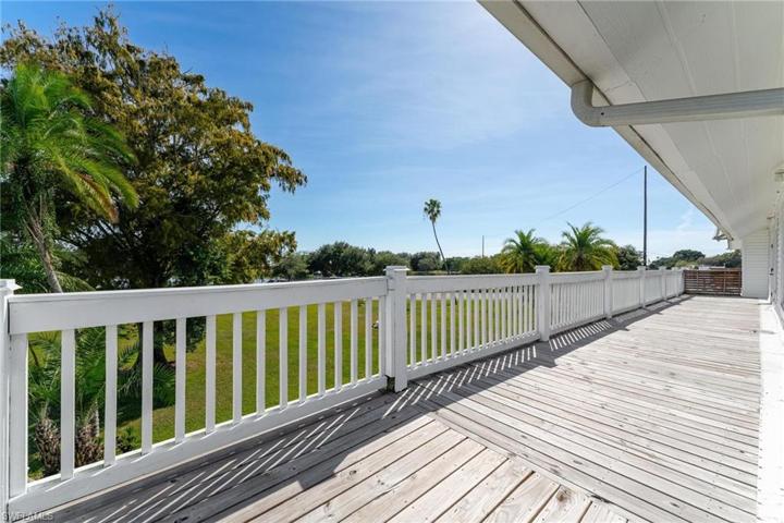 300  1st  ST, Moore Haven, FL 33471