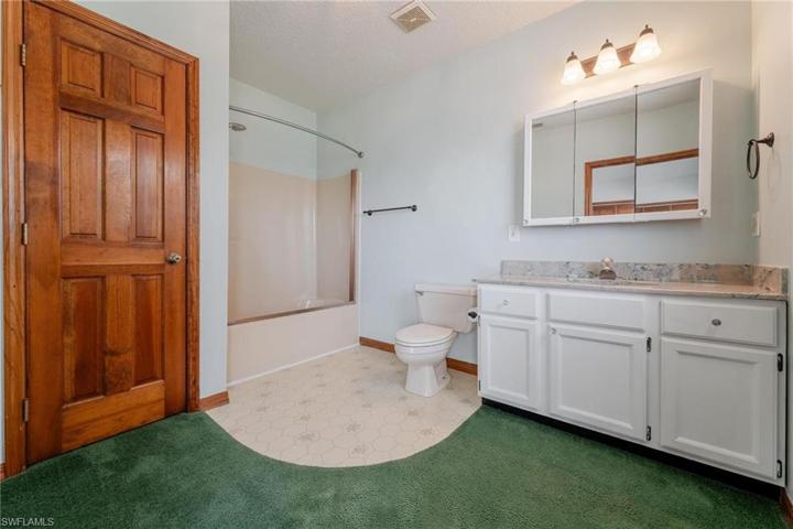 300  1st  ST, Moore Haven, FL 33471