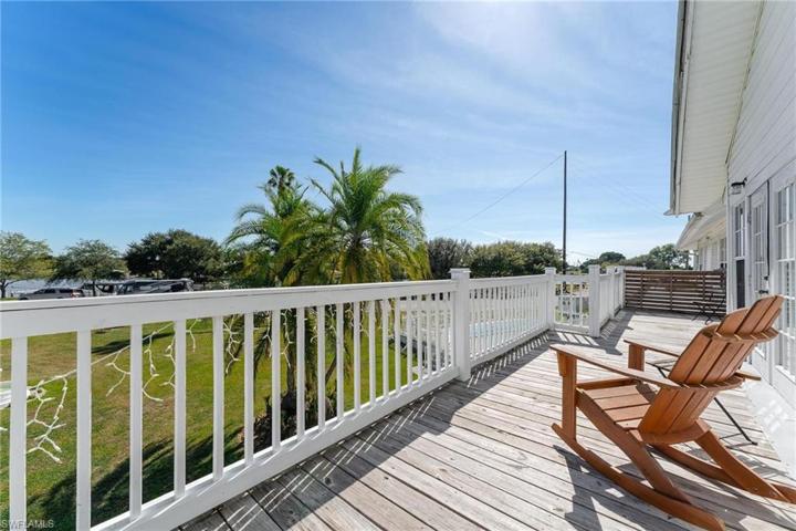 300  1st  ST, Moore Haven, FL 33471