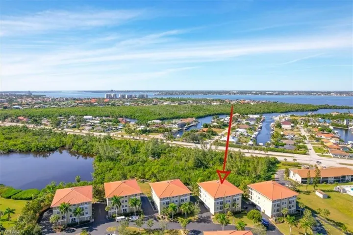 10060  Lake Cove  DR, Fort Myers, FL 33908