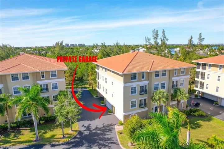 10060  Lake Cove  DR, Fort Myers, FL 33908