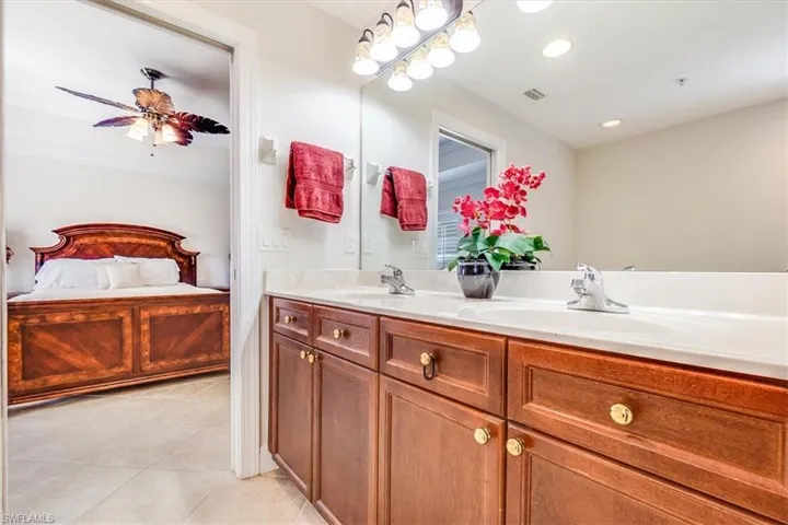 10060 Lake Cove Dr # 202, Fort Myers, Florida 33908
