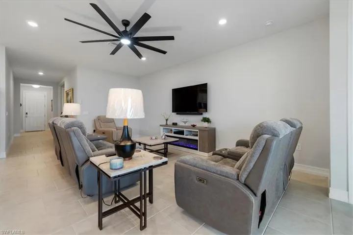 907  Stonewater Lake  TER, Cape Coral, FL 33993
