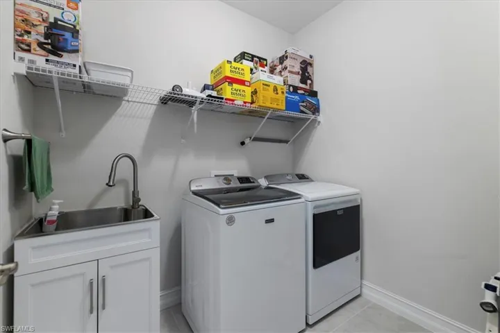907  Stonewater Lake  TER, Cape Coral, FL 33993