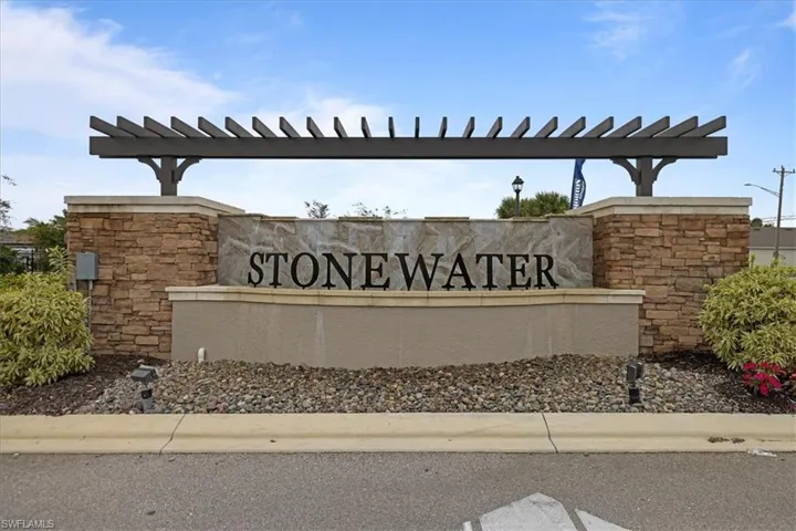 907  Stonewater Lake  TER, Cape Coral, FL 33993