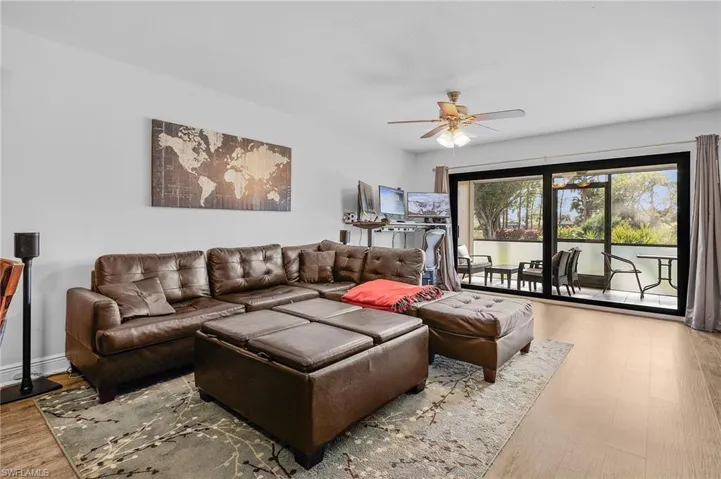 5725  Gage  LN, Naples, FL 34113