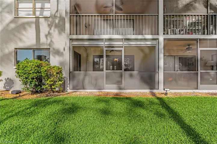 5725  Gage  LN, Naples, FL 34113