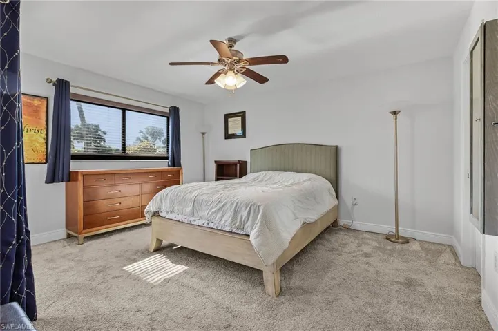 5725  Gage  LN, Naples, FL 34113
