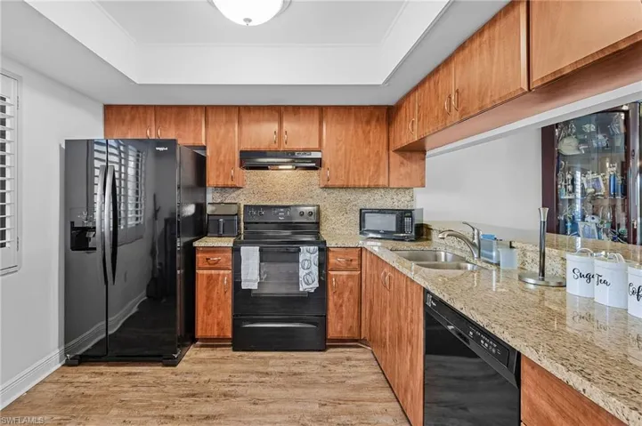 5725  Gage  LN, Naples, FL 34113