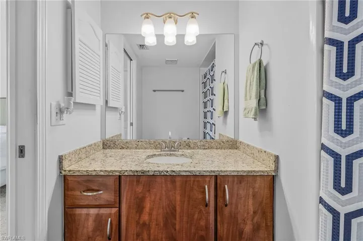 5725  Gage  LN, Naples, FL 34113