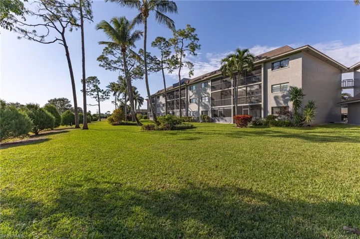 5725  Gage  LN, Naples, FL 34113