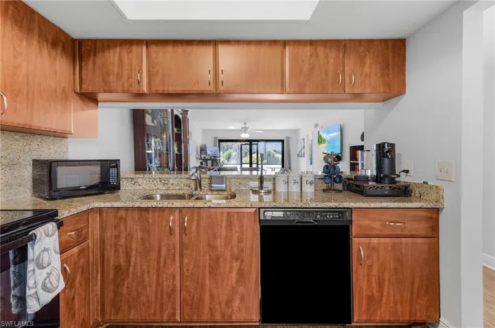 5725  Gage  LN, Naples, FL 34113