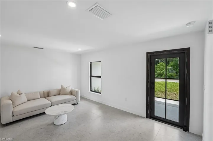 2800 Nw 10th St, Cape Coral, Florida 33993