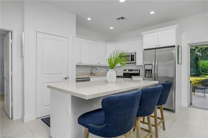 3892  14th N ST, Naples, FL 34103