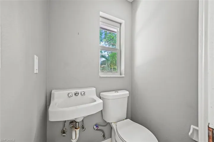 101-105 Saint Andrews Blvd, Naples, Florida 34113