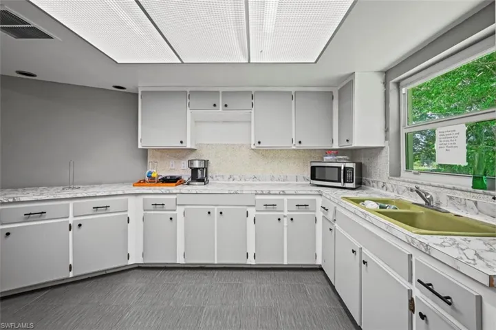101-105 Saint Andrews Blvd, Naples, Florida 34113