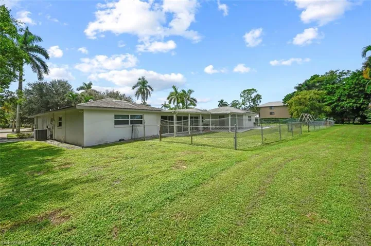 101-105 Saint Andrews Blvd, Naples, Florida 34113