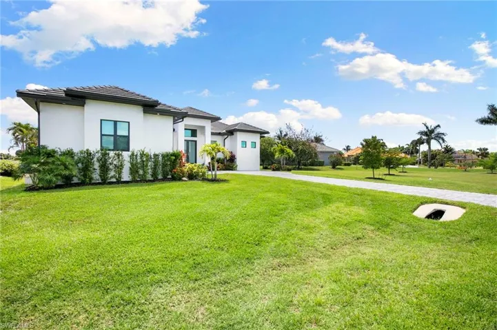 18288  Royal Hammock  BLVD, Naples, FL 34114