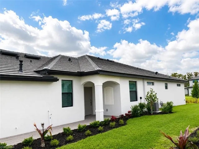 19617 Hinkley Dr, Estero, Florida 33928