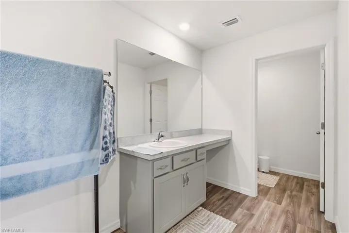 1724 11th Pl, Cape Coral, Florida 33993