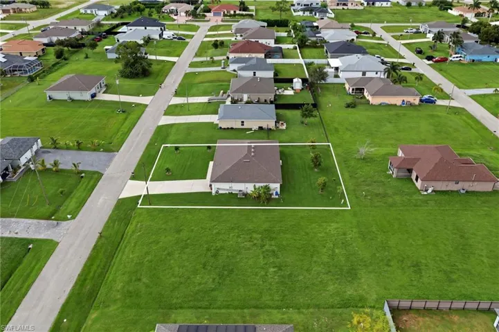 1724 11th Pl, Cape Coral, Florida 33993