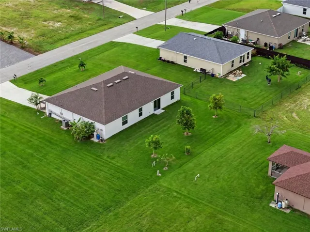 1724 11th Pl, Cape Coral, Florida 33993