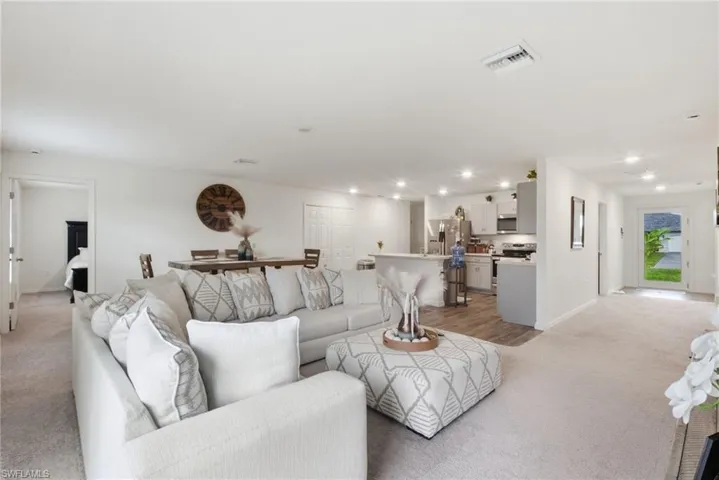 1724 11th Pl, Cape Coral, Florida 33993