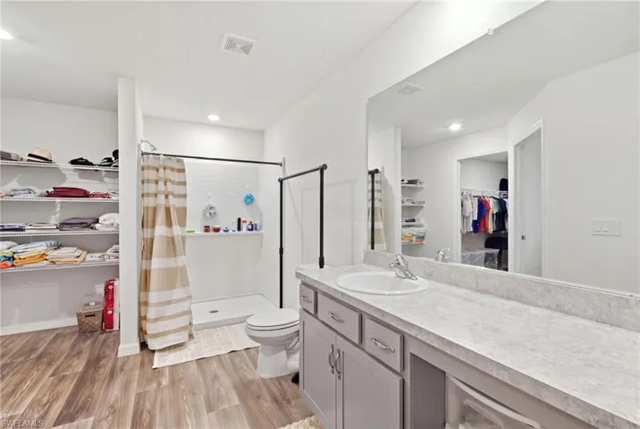 1724 11th Pl, Cape Coral, Florida 33993